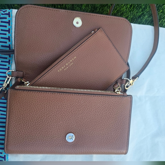 Tory Burch Thea Flat Wallet Crossbody (Classic Tan) - Picture 5 of 13